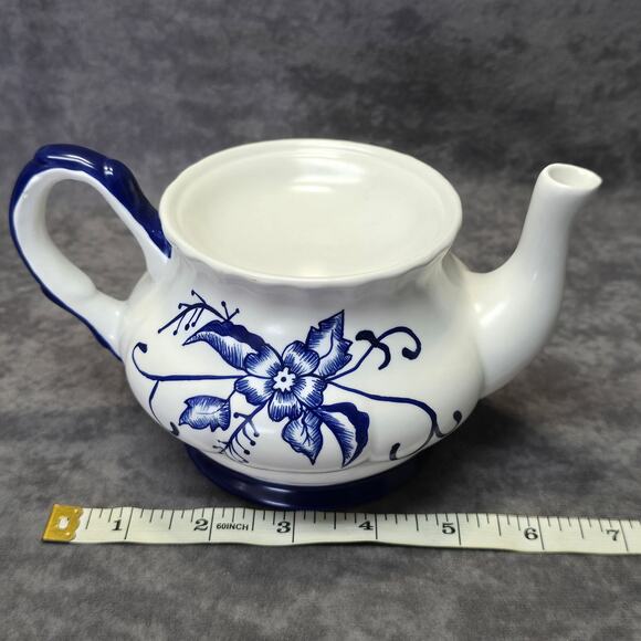 Blue & White Floral Design Teapot Votive Candle Wax Warmer Home Decor Fragrance - Picture 7 of 10
